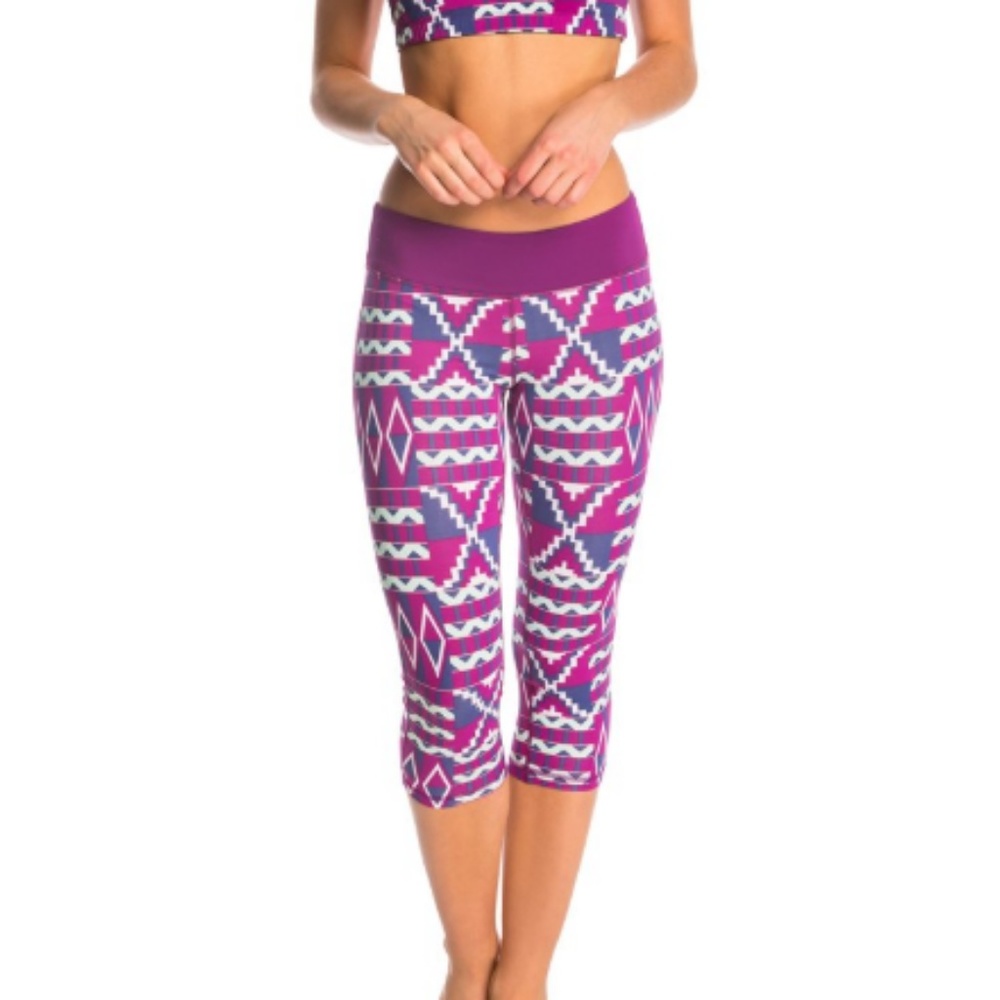 Roxy Aztec Geo Fitness Leggings Size Medium